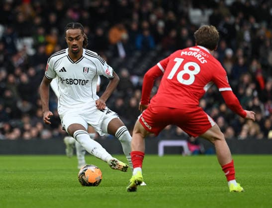Fulham v Middlesbrough Emirates FA Cup Jonah Kusi-Asare of Fulham and Aidan Morris of Middlesbrough battle for the ball during the Emirates FA Cup Third Round match at Craven Cottage, London 10 01 2026 UK Newspapers OUT Copyright: xNigelxBramleyx FIL-22780-0006