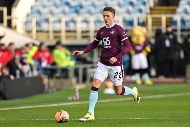 10th January 2026; Turf Moor, Burnley, Lancashire, England; FA Cup Football, Burnley versus Millwall; Oliver Sonne of Burnley runs down the wing with the ball  LeexDurkin