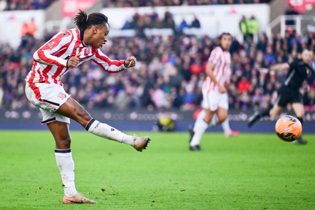 Stoke City v Coventry City, FA Cup, 3rd Round Stoke City forward Lamine Cisse (29) takes a shot at goal during the FA Cup match between Stoke City and Coventry City at the Bet365 Stadium, Stoke-on-Trent, UK on 10 January 2026. Stoke-on-Trent Bet365 Stadium Staffordshire UK Editorial use only DataCo restrictions apply See www.football-dataco.com , Copyright: xDennisxGoodwinx PSI-23558-0043