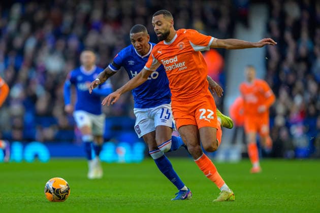 CJ Hamilton (22 Blackpool) and Ashley Young (15 Ipswich Town) during the Emirates FA Cup game between Ipswich Town vs Blackpool at Portman Road in Ipswich , England . (Photo by Keeran Marquis Sports Press Photo SPP) Copyright: xKeeranxMarquis SPPx Sportspressphoto_SPR80306