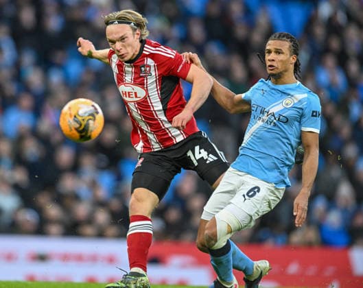 Manchester City v Exeter City Emirates FA Cup Ilmari Niskanen of Exeter City during the Emirates FA Cup Third Round match at the Etihad Stadium, Manchester 10 01 2026 UK Newspapers OUT Copyright: xKarlxVallantinex FIL-22782-0035