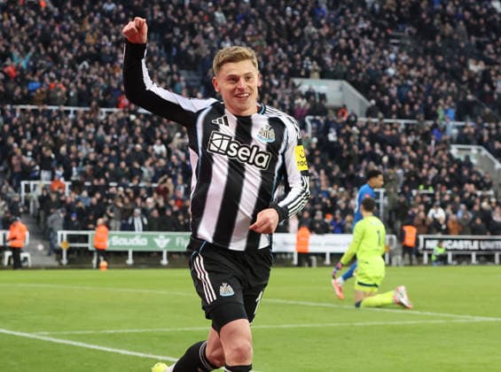 Newcastle Upon Tyne, England, 10th January 2026. Harvey Barnes of Newcastle United celebrates scoring the first goal during the Newcastle United vs AFC Bournemouth FA Cup match at St. James Park, Newcastle Upon Tyne. Picture credit should read: Nigel Roddis Sportimage EDITORIAL USE ONLY. No use with unauthorised audio, video, data, fixture lists, club league logos or live services. Online in-match use limited to 120 images, no video emulation. No use in betting, games or single club league player publications. SPI_031_NR_NEWC_BOUR SPI-4441-0032