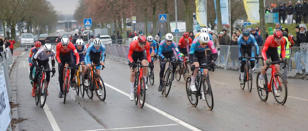 10.01.2026 Deutsche Meisterschaft Rad-Cross Bensheim Deutsche Radcross Meisterschaft 2026 Start U23 2. v. li. Silas Kuschla (Radsport Nagel) 5. v. li. Sieger Eike Behrens (Stevens Racing Team) 3. v. re Nr 1 Max Oertzen (Radsport Nagel) Bensheim Hessen Deutschland