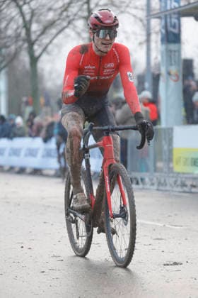 10.01.2026 Deutsche Meisterschaft Rad-Cross Bensheim Deutsche Radcross Meisterschaft 2026 U23 Nr 3 Sieger Eike Behrens (Stevens Racing Team) jubel Freude im Ziel Bensheim Hessen Deutschland