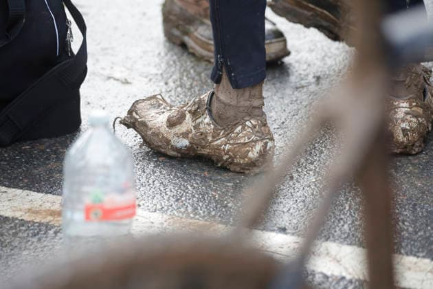 10.01.2026 Deutsche Meisterschaft Rad-Cross Bensheim Deutsche Radcross Meisterschaft 2026 U23 Nr 3 Sieger Eike Behrens (Stevens Racing Team) gezeichnet von dem Rennen im Matsch im Ziel Bensheim Hessen Deutschland