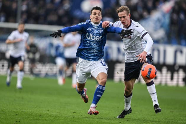Tasos Douvikas of Calcio Como in action during the Italian Serie A football match between Calcio Como and Bologna FC on January 10th, 2026 at the Giuseppe Senigallia stadium in Como, Italy  Copyright: xTizianoxBallabio IPAxSportx xipa-agency.netx xx IPA_69888136 IPA_Agency_IPA69888136