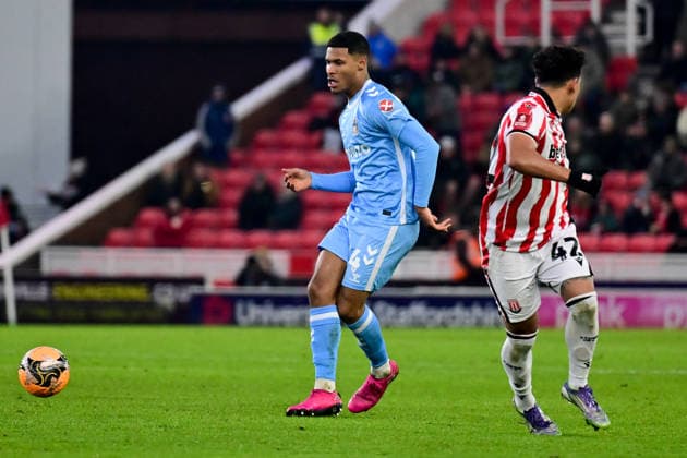 Stoke City v Coventry City, FA Cup, 3rd Round Coventry City midfielder Kai Andrews (54) looks to release the ball during the FA Cup match between Stoke City and Coventry City at the Bet365 Stadium, Stoke-on-Trent, UK on 10 January 2026. Stoke-on-Trent Bet365 Stadium Staffordshire UK Editorial use only DataCo restrictions apply See www.football-dataco.com , Copyright: xDennisxGoodwinx PSI-23558-0053