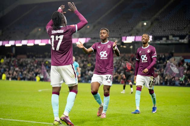 Burnley v Millwall, Burnley, UK - 10 Jan 2026 Goal celebrations for Jaydon Banel of Burnley during the Emirates FA Cup match between Burnley and Millwall at Turf Moor, Burnley on 10 January 2026 ( Burnley Turf Moor Burnley England Copyright: xHarryxCornish PPAUKx PPA-239658