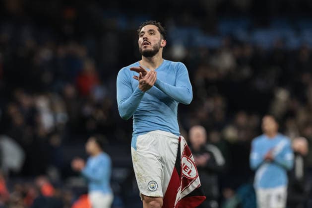 Emirates FA Cup Third Round Manchester City v Exeter City Rayan Cherki of Manchester City applauds the fans after the final whistle during the Emirates FA Cup Third Round match Manchester City vs Exeter City at Etihad Stadium, Manchester, United Kingdom, 10th January 2026 (Photo by Mark Cosgrove News Images) Manchester Etihad Stadium Manchester United, ManU Kingdom Copyright: xMarkxCosgrove NewsxImagesx