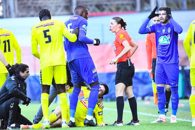 FOOTBALL : US Orleans vs AS Monaco - Coupe de France - 16e de finale - 10 01 2026 Denis Zakaria (AS Monaco) Stephanie Frappart (Arbitre central) OrleansFrance  Copyright: xBaptistexAutissierx