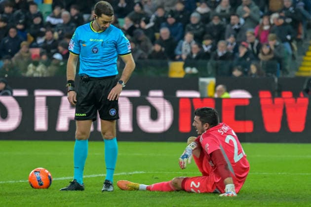 CALCIO - Serie A - Udinese Calcio vs Pisa SC Pisa s Simone Scuffet shows signs of pain during Udinese Calcio vs Pisa SC, Italian soccer Serie A match in Udine, Italy, January 10 2026 Udine Italy  Copyright: xIPAxSport ABACAx