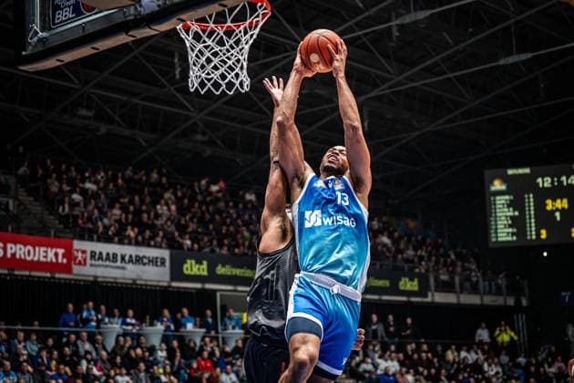 10.01.2026, xhfmx, Basketball easyCredit BBL Bundesliga, Frankfurt Skyliners - NINERS Chemnitz Jeadon LeDee (Skyliners Frankfurt) mit einem Dunk (DFL DFB REGULATIONS PROHIBIT ANY USE OF PHOTOGRAPHS as IMAGE SEQUENCES and or QUASI-VIDEO) Frankfurt am Main