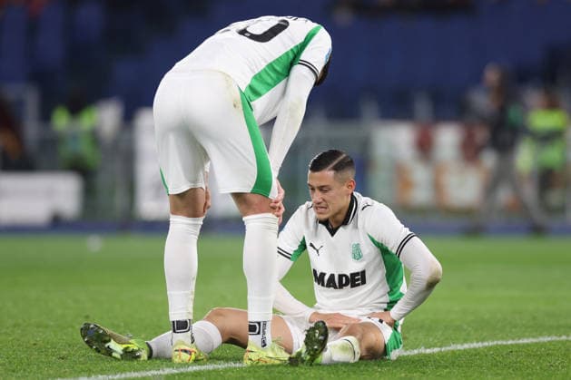 CALCIO - Serie A - AS Roma vs US Sassuolo Rome, Italy - January 10, 2026: Jay Idzes of Sassuolo injured during the Serie A Enilive 2025-2026 football match between AS Roma vs US Sassuolo at Olympic Stadium. Rome Italy  Copyright: xIPAxSport ABACAx