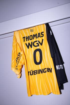 Phoenix Hagen - Artland Dragons, Herren, 2. Bundesliga, Barmer 2. Basketball Bundesliga, pro A, 17. Spieltag, Spielzeit 2025 2026, 10.01.2026 Das Trikot des Tuebinger Neuzugangs Larry Thomas (Tigers Tuebingen, 0) in der Kabine