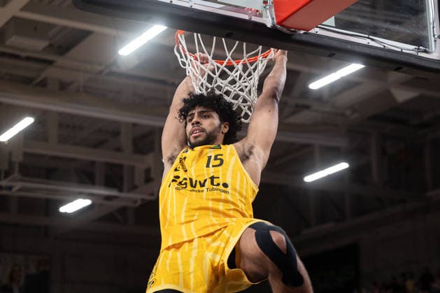Phoenix Hagen - Artland Dragons, Herren, 2. Bundesliga, Barmer 2. Basketball Bundesliga, pro A, 17. Spieltag, Spielzeit 2025 2026, 10.01.2026 Patrick Emilien (Tigers Tuebingen, 15) beim Dunking
