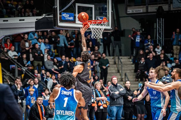 10.01.2026, xhfmx, Basketball easyCredit BBL Bundesliga, Frankfurt Skyliners - NINERS Chemnitz Kevin Yebo (Niners Chemnitz) (DFL DFB REGULATIONS PROHIBIT ANY USE OF PHOTOGRAPHS as IMAGE SEQUENCES and or QUASI-VIDEO) Frankfurt am Main