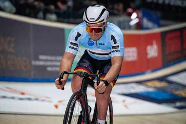 SENSKA Pierre: Sixdays Bremen 2026 Team 1 - SENSKA Pierre ( GER ) Querformat - quer - horizontal - Landscape - Event Veranstaltung: Sixdays Bremen 2026 - Category Kategorie: Cycling - Track cycling, Rad, Radsport, Bahnrad, Bahn Sixdays - Elite Men - Location Ort: Europe Germany - Bremen - ÖVB Arena - Discipline: Paracycling - Distance: ... m - Date Datum: 10.01.2026 Saturday Day 2 -