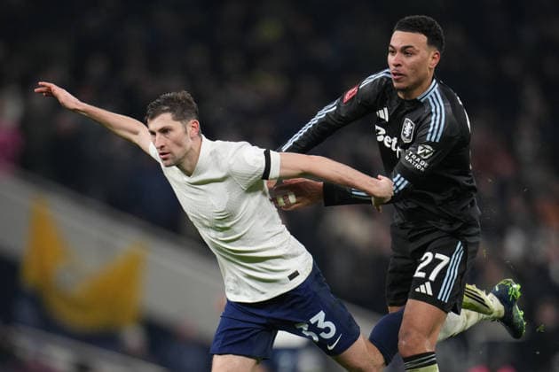 Emirates FA Cup Third Round Tottenham Hotspur v Aston Villa Morgan Rogers of Aston Villa and Ben Davies of Tottenham Hotspur during the Emirates FA Cup Third Round match Tottenham Hotspur vs Aston Villa at Tottenham Hotspur Stadium, London, United Kingdom, 10th January 2026 (Photo by Harvey Murphy News Images) Copyright: xHarveyxMurphy NewsxImagesx