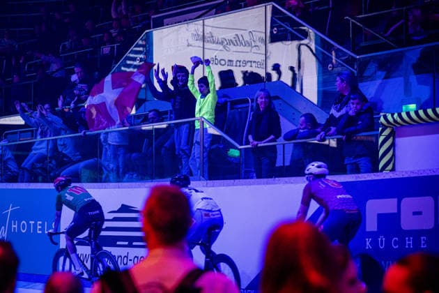 Cycling Fans: Sixdays Bremen 2026 Cycling Fans Querformat - quer - horizontal - Landscape - Event Veranstaltung: Sixdays Bremen 2026 - Category Kategorie: Cycling - Track cycling, Rad, Radsport, Bahnrad, Bahn Sixdays - Elite ... - Location Ort: Europe Germany - Bremen - ÖVB Arena - Discipline: ... - Distance: ... m - Date Datum: 10.01.2026 Saturday Day 2 -