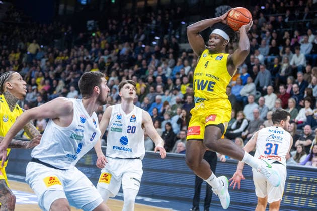 Oldenburg, Niedersachsen, DEU, 10.01.2026, Brian Fobbs (EWE Baskets Oldenburg). EWE Baskets Oldenburg vs. Syntainics MBC. Basketball. 1. Basketball-Bundesliga Saison 2025 2026, 15. Spieltag, Grosse EWE Arena. EWE Baskets Oldenburg vs. Syntainics MBC