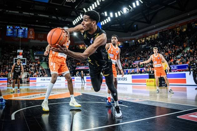 Neu Ulm, Deutschland, 10.01.26: David Nguessan (Basketball Loewen Braunschweig) in Aktion, am Ball, Einzelaktion waehrend des Basketball Bundesliga Spiels zwischen ratiopharm ulm vs Basketball Loewen Braunschweig in der ratiopharm Arena am 10. Januar 2026 in Neu Ulm, Deutschland. (Foto von Harry Langer DeFodi Images) ratiopharm Arena, Germany, 10.01.26: David Nguessan (Basketball Loewen Braunschweig) controls the Ball during the Basketball Bundesliga match between ratiopharm ulm vs Basketball Loewen Braunschweig at Neu Ulm on January 10, 2026 in ratiopharm Arena, Germany. (Photo by Harry Langer DeFodi Images) (Photo by Harry Langer DeFodi Images) -
