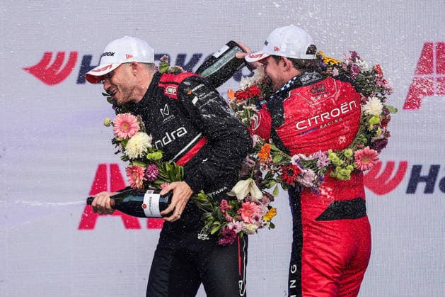 2025 FORMULA E MEXICO CITY ePRIX MORTARA Edoardo (swi), Mahindra Racing, Mahindra M12Electro, portrait and CASSIDY Nick (nzl), Citroën Racing Formula E Team, Citroën, portrait podium, portrait during the the Mexico City Paulo ePrix, 2nd round of the 2025-26 ABB FIA Formula E World Championship, WM, Weltmeisterschaft on the Autodromo Hermanos Rodriguez from January 8 to 10, 2025 in Mexico City, Mexico - Mexico CityMexico Copyright: xEricxAlonsox