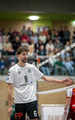 Volleyball, Saison 2025 2026, 2. Bundesliga Nord, 10.01.2026, 14. Spieltag, Herren, TuB Bocholt (weiss) vs. Kieler TV (rot) Ben Stoverink (TuB Bocholt), Bocholt Sporthalle West Nordrhein-Westfalen Deutschland