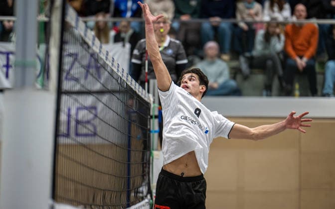 Volleyball, Saison 2025 2026, 2. Bundesliga Nord, 10.01.2026, 14. Spieltag, Herren, TuB Bocholt (weiss) vs. Kieler TV (rot) Lukas Salimi (TuB Bocholt), Bocholt Sporthalle West Nordrhein-Westfalen Deutschland