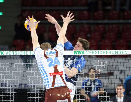 von links Simon GALLAS (Herrsching), He-Volleyball, 1. BL, 25 26, WWK Herrschingvs VfB Frierichshafen, BMW Park, Muenchen, Copyright: WolfgangxFehrmann