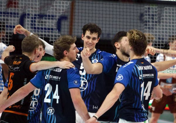 Friedrichshafener Freude ueber einen Punktgewinn, He-Volleyball, 1. BL, 25 26, WWK Herrschingvs VfB Frierichshafen, BMW Park, Muenchen, Copyright: WolfgangxFehrmann