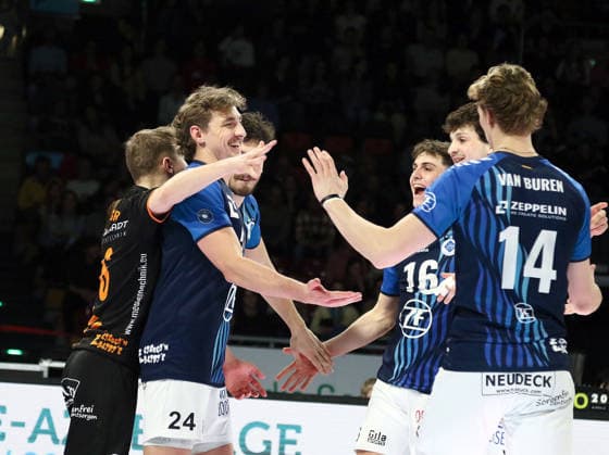 Friedrichshafener Freude ueber Punktgewinn, He-Volleyball, 1. BL, 25 26, WWK Herrschingvs VfB Frierichshafen, BMW Park, Muenchen, Copyright: WolfgangxFehrmann