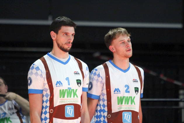 nach der Niederlage von links Djorde ILIC (Herrsching), Bastian KORRECK (Herrsching), He-Volleyball, 1. BL, 25 26, WWK Herrschingvs VfB Frierichshafen, BMW Park, Muenchen, Copyright: WolfgangxFehrmann