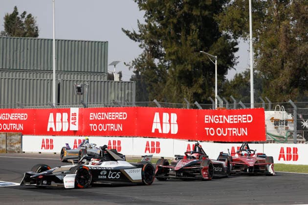 2025 FORMULA E MEXICO CITY ePRIX 09 EVANS Mitch (nzl), Jaguar TCS Racing, Jaguar I-Type 7, action 48 MORTARA Edoardo (swi), Mahindra Racing, Mahindra M12Electro, action 37 CASSIDY Nick (nzl), Citroën Racing Formula E Team, Citroën, action during the the Mexico City Paulo ePrix, 2nd round of the 2025-26 ABB FIA Formula E World Championship, WM, Weltmeisterschaft on the Autodromo Hermanos Rodriguez from January 8 to 10, 2025 in Mexico City, Mexico - Copyright: xGREGORYxLENORMANDx