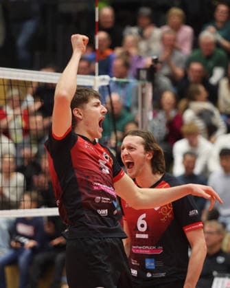 Ludwigsburg , Volleyball Bundesliga , Barock Volleys MTV Ludwigsburg vs. FT 1844 Freiburg , von links: Jan Huber Ben-Simon Bonin ( Ludwigsburg )