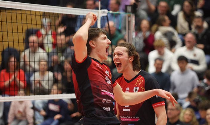 Ludwigsburg , Volleyball Bundesliga , Barock Volleys MTV Ludwigsburg vs. FT 1844 Freiburg , von links: Jan Huber Ben-Simon Bonin ( Ludwigsburg )