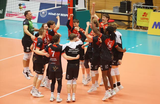 Ludwigsburg , Volleyball Bundesliga , Barock Volleys MTV Ludwigsburg vs. FT 1844 Freiburg , Jubel Ludwigsburg