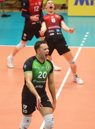 Ludwigsburg , Volleyball Bundesliga , Barock Volleys MTV Ludwigsburg vs. FT 1844 Freiburg , Jubel Ludwigsburg , von vorne Jeffrey Klok Tomi Saarinen