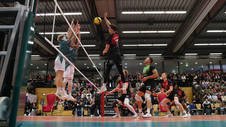 Ludwigsburg , Volleyball Bundesliga , Barock Volleys MTV Ludwigsburg vs. FT 1844 Freiburg , Tim Köpfli ( Ludwigsburg )