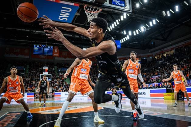 Neu Ulm, Deutschland, 10.01.26: David Nguessan (Basketball Loewen Braunschweig) in Aktion, am Ball, Einzelaktion waehrend des Basketball Bundesliga Spiels zwischen ratiopharm ulm vs Basketball Loewen Braunschweig in der ratiopharm Arena am 10. Januar 2026 in Neu Ulm, Deutschland. (Foto von Harry Langer DeFodi Images) ratiopharm Arena, Germany, 10.01.26: David Nguessan (Basketball Loewen Braunschweig) controls the Ball during the Basketball Bundesliga match between ratiopharm ulm vs Basketball Loewen Braunschweig at Neu Ulm on January 10, 2026 in ratiopharm Arena, Germany. (Photo by Harry Langer DeFodi Images) (Photo by Harry Langer DeFodi Images) -