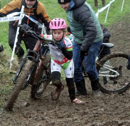 lsb - Radsport - Cyclo Cross - Deutsche Meisterschaften in Bensheim - 10. und 11.01.2026 - Saison 2025-2026 - Bensheim v. l. Emma Zimmermann RSV Seeheim U 11 Aktion, Einzelbild, -