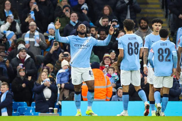 Manchester City v Exeter City, Emirates FA Cup Manchester City forward Antoine Semenyo (42) celebrates scores a GOAL 6-0 during the Manchester City v Exeter City Emirates FA Cup Third Round match at the Etihad Stadium, Manchester, England on 10 January 2026 Credit: Phil Duncan Every Second Media Editorial use only. All images are copyright Every Second Media Limited. No images may be reproduced without prior permission. All rights reserved. Premier League and Football League images are subject to licensing agreements with Football DataCo Limited. see https: www.football-dataco.com Copyright: xIMAGO EveryxSecondxMediax ESM-1745-0141 PhilxDuncanx xEveryxSecondxMediax