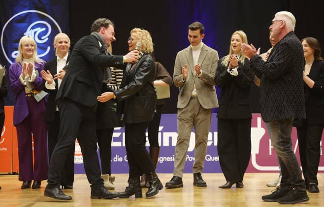 Ludwigsburg , Tanzen Bundesliga Formation Standard , Verabschiedung von Dagmar und Norman Beck , vorne von links: , Matthias Knecht ( OB Ludwigsburg ) Dagmar Beck Norman Beck