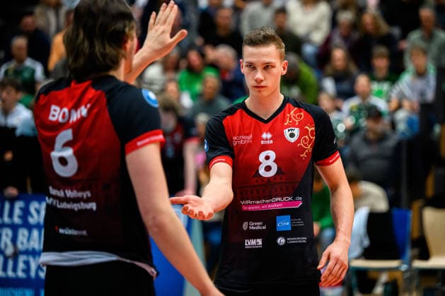 Ludwigsburg: 1. BLM - 25 26 - MTV Ludwigsburg - FT 1844 Freiburg Ben-Simon Bonin (Ludwigsburg), Tomi Saarinen (Ludwigsburg) Ludwigsburg Innenstadtsporthalle Baden-Württemberg Deutschland