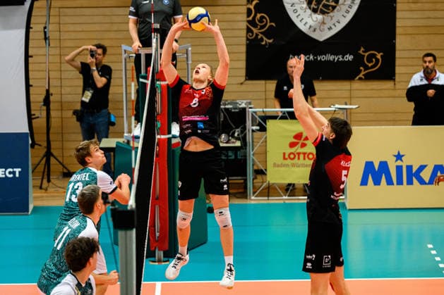 Ludwigsburg: 1. BLM - 25 26 - MTV Ludwigsburg - FT 1844 Freiburg Tomi Saarinen (Ludwigsburg) Ludwigsburg Innenstadtsporthalle Baden-Württemberg Deutschland