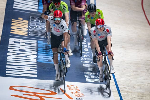 GRODIN Donovan, BERNARD Thibaut: Sixdays Bremen 2026 Team 3 - SPIELBANK BREMEN - GRODIN Donovan ( FRA ) - Black - BERNARD Thibaut ( BEL ) - Red Querformat - quer - horizontal - Landscape - Event Veranstaltung: Sixdays Bremen 2026 - Category Kategorie: Cycling - Track cycling, Rad, Radsport, Bahnrad, Bahn Sixdays - Elite Men - Location Ort: Europe Germany - Bremen - ÖVB Arena - Discipline: Team Presentation - Distance: ... m - Date Datum: 10.01.2026 Saturday Day 2 -
