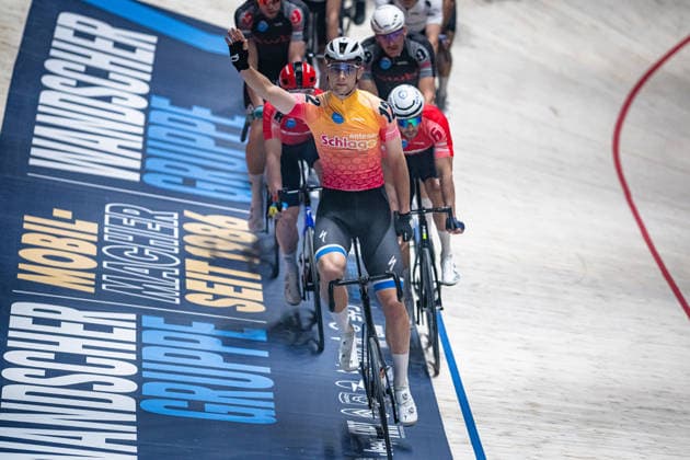 ABMA Elmar: Sixdays Bremen 2026 Team 12 - ANTENNE SCHLAGER - ABMA Elmar ( NED ) - Black - Querformat - quer - horizontal - Landscape - Event Veranstaltung: Sixdays Bremen 2026 - Category Kategorie: Cycling - Track cycling, Rad, Radsport, Bahnrad, Bahn Sixdays - Elite Men - Location Ort: Europe Germany - Bremen - ÖVB Arena - Discipline: Team Presentation - Distance: ... m - Date Datum: 10.01.2026 Saturday Day 2 -