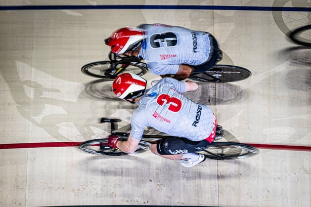 GRODIN Donovan, BERNARD Thibaut: Sixdays Bremen 2026 Team 3 - SPIELBANK BREMEN - GRODIN Donovan ( FRA ) - Black - BERNARD Thibaut ( BEL ) - Red Querformat - quer - horizontal - Landscape - Event Veranstaltung: Sixdays Bremen 2026 - Category Kategorie: Cycling - Track cycling, Rad, Radsport, Bahnrad, Bahn Sixdays - Elite Men - Location Ort: Europe Germany - Bremen - ÖVB Arena - Discipline: Madison - Distance: ... m - Date Datum: 10.01.2026 Saturday Day 2 -