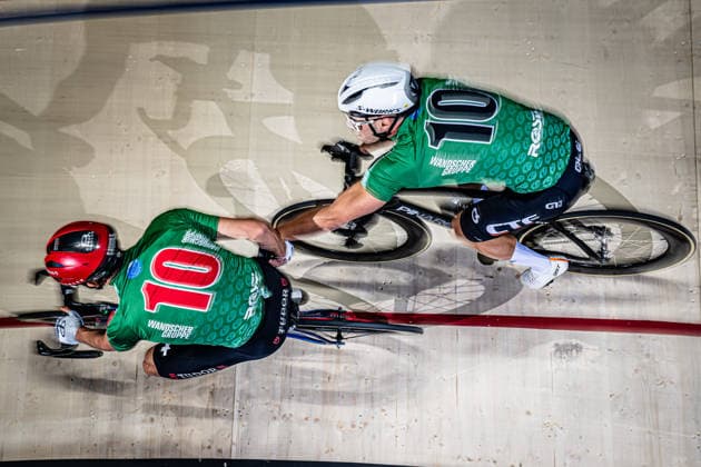 DONEGA Matteo, SIERRA Juan David: Sixdays Bremen 2026 Team 10 - WANDSCHER GRUPPE - DONEGA Matteo ( ITA ) - Black - SIERRA Juan David ( ITA ) - Red Querformat - quer - horizontal - Landscape - Event Veranstaltung: Sixdays Bremen 2026 - Category Kategorie: Cycling - Track cycling, Rad, Radsport, Bahnrad, Bahn Sixdays - Elite Men - Location Ort: Europe Germany - Bremen - ÖVB Arena - Discipline: Madison - Distance: ... m - Date Datum: 10.01.2026 Saturday Day 2 -