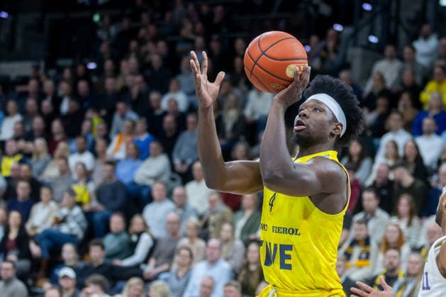 Oldenburg, Niedersachsen, DEU, 10.01.2026, Brian Fobbs (EWE Baskets Oldenburg). EWE Baskets Oldenburg vs. Syntainics MBC. Basketball. 1. Basketball-Bundesliga Saison 2025 2026, 15. Spieltag, Grosse EWE Arena. EWE Baskets Oldenburg vs. Syntainics MBC
