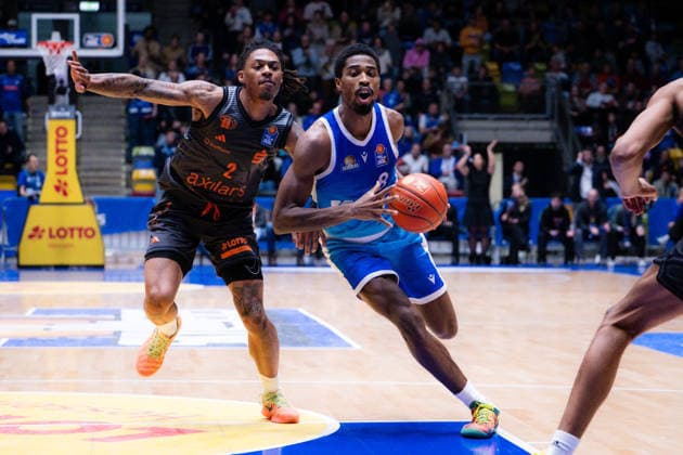 Nike Sibande (Niners Chemnitz, 02), William Christmas (Skyliners Frankfurt, 08) GER, BBL, Skyliners Frankfurt vs. Niners Chemnitz, SV Basketball, 1. Bundesliga, 15 Spieltag, Saison 2025 2026 10.01.2026 Eibner-Pressefoto Attila Ziga GER, BBL, Skyliners Frankfurt vs. Niners Chemnitz, SV Basketball, 1. Bundesliga, 15 Spieltag, Saison 2025 2026 10.01.2026 Frankfurt am Main Copyright: xEibner-Pressefotox EP_AZA
